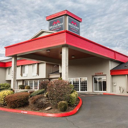 Bridgeway Inn & Suites - Portland Airport 그레셤 외부 사진