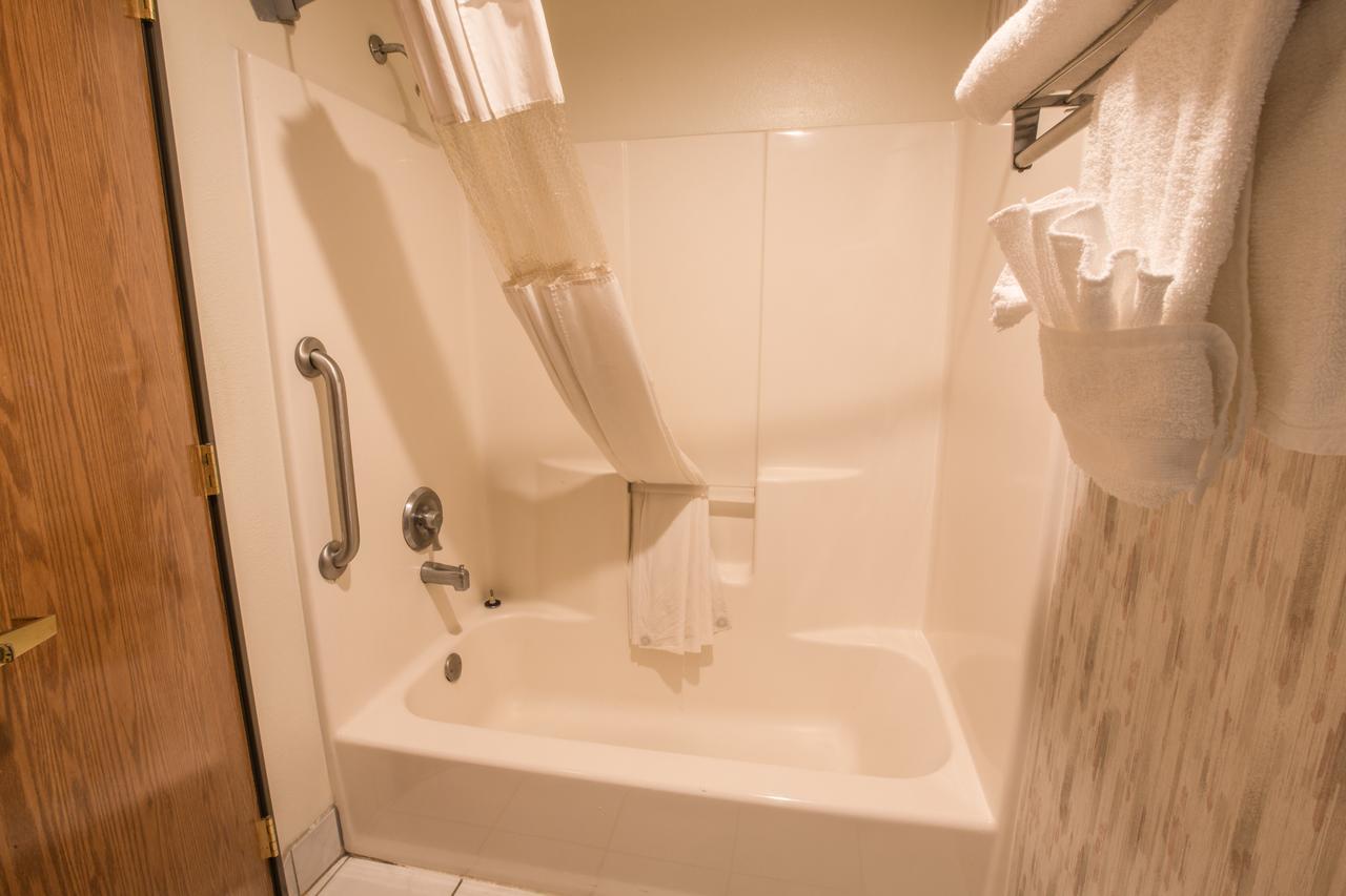 Bridgeway Inn & Suites - Portland Airport 그레셤 외부 사진