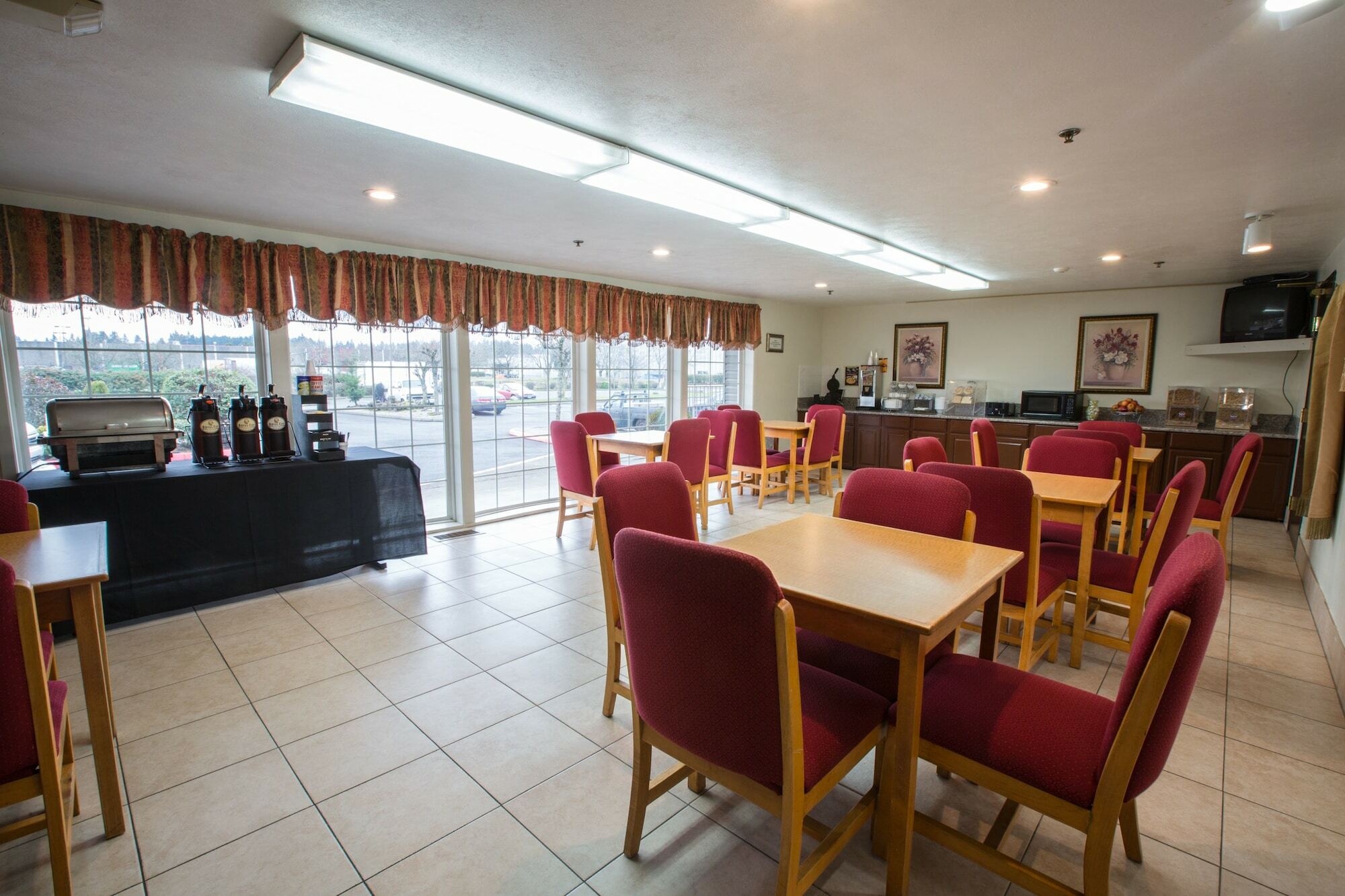 Bridgeway Inn & Suites - Portland Airport 그레셤 외부 사진